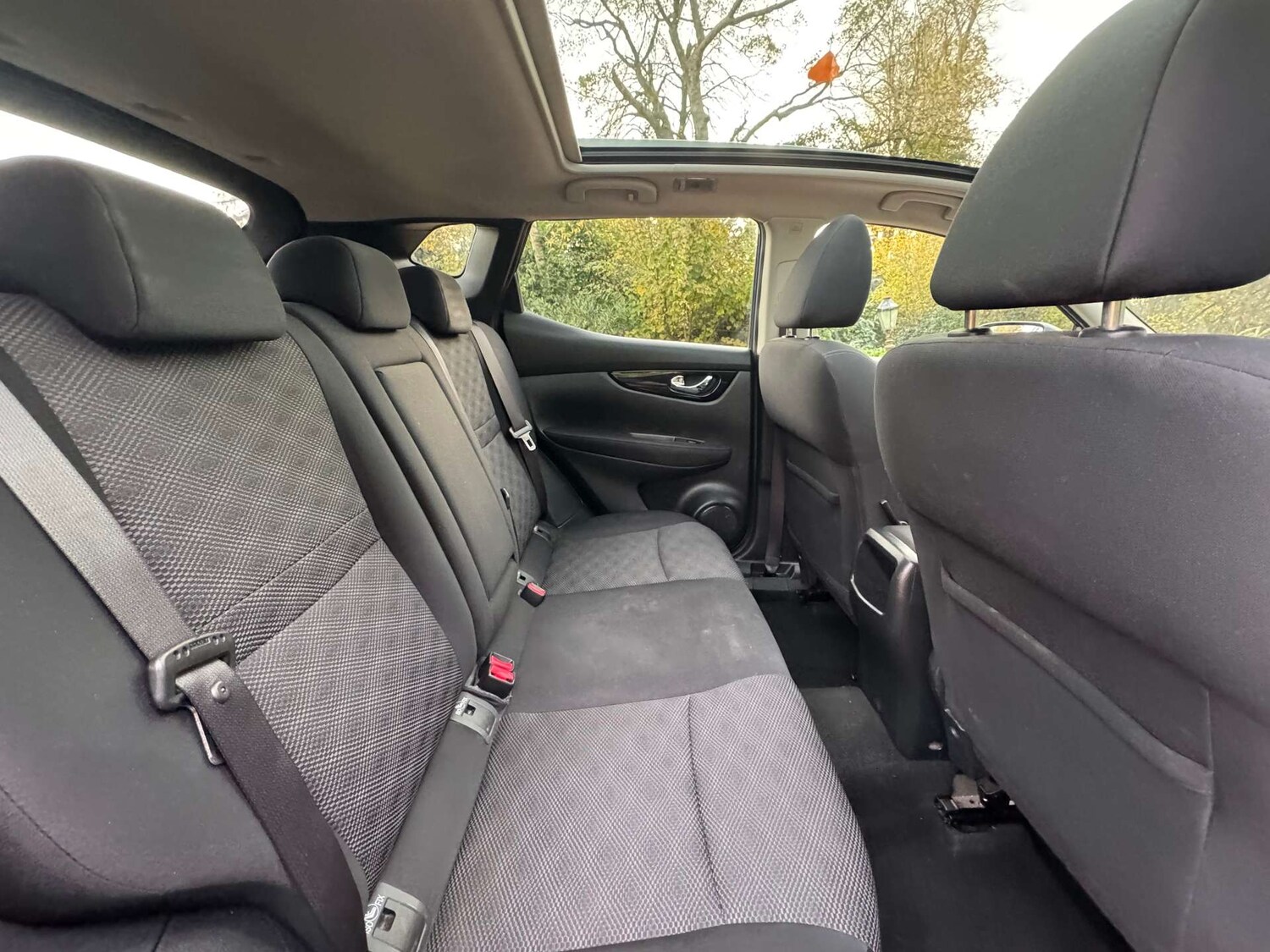 Used Nissan Qashqai 2015 for sale - 76382733: Photo 30