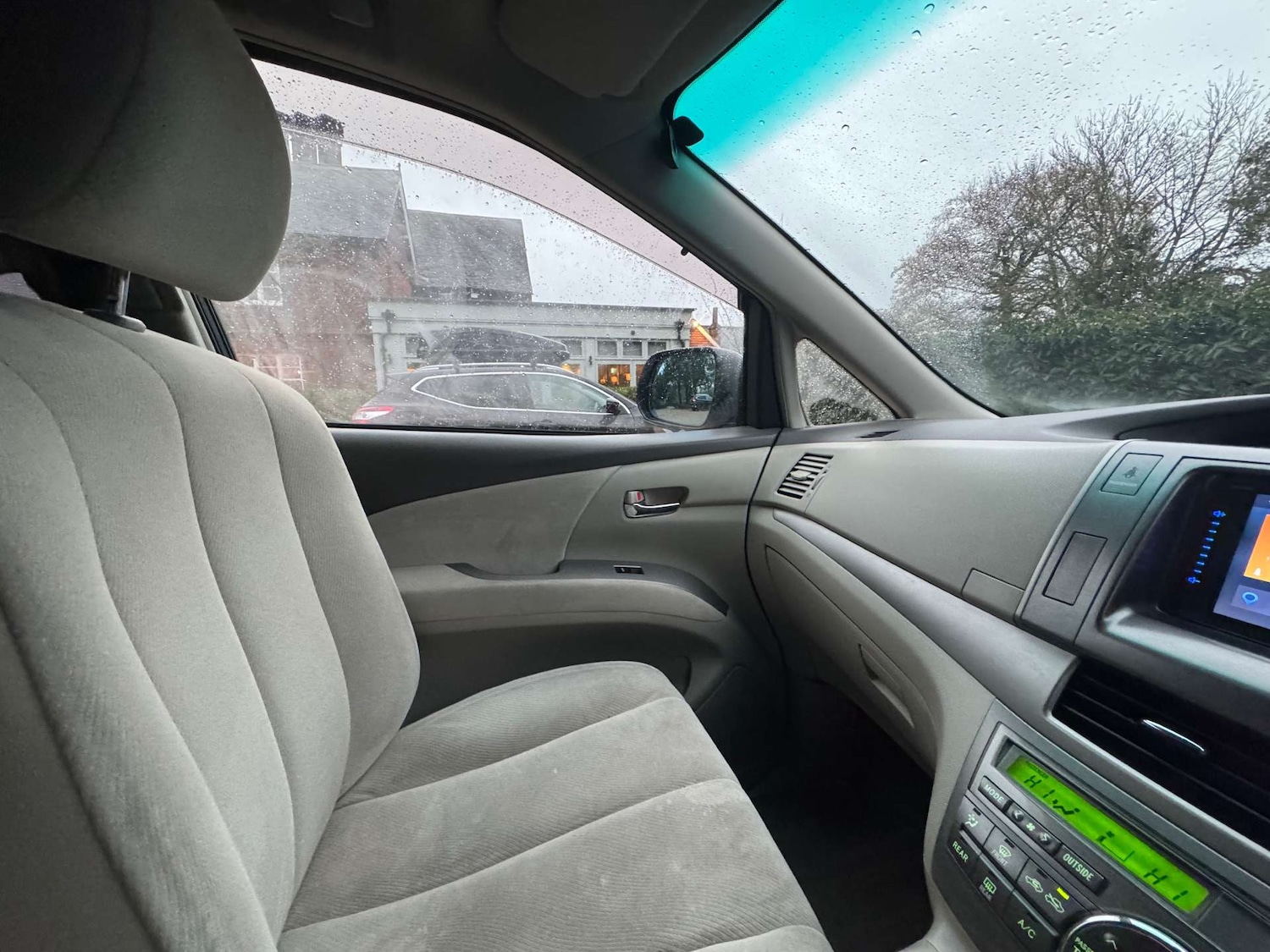 Used Toyota Estima 2018 for sale - 77261404: Photo 31