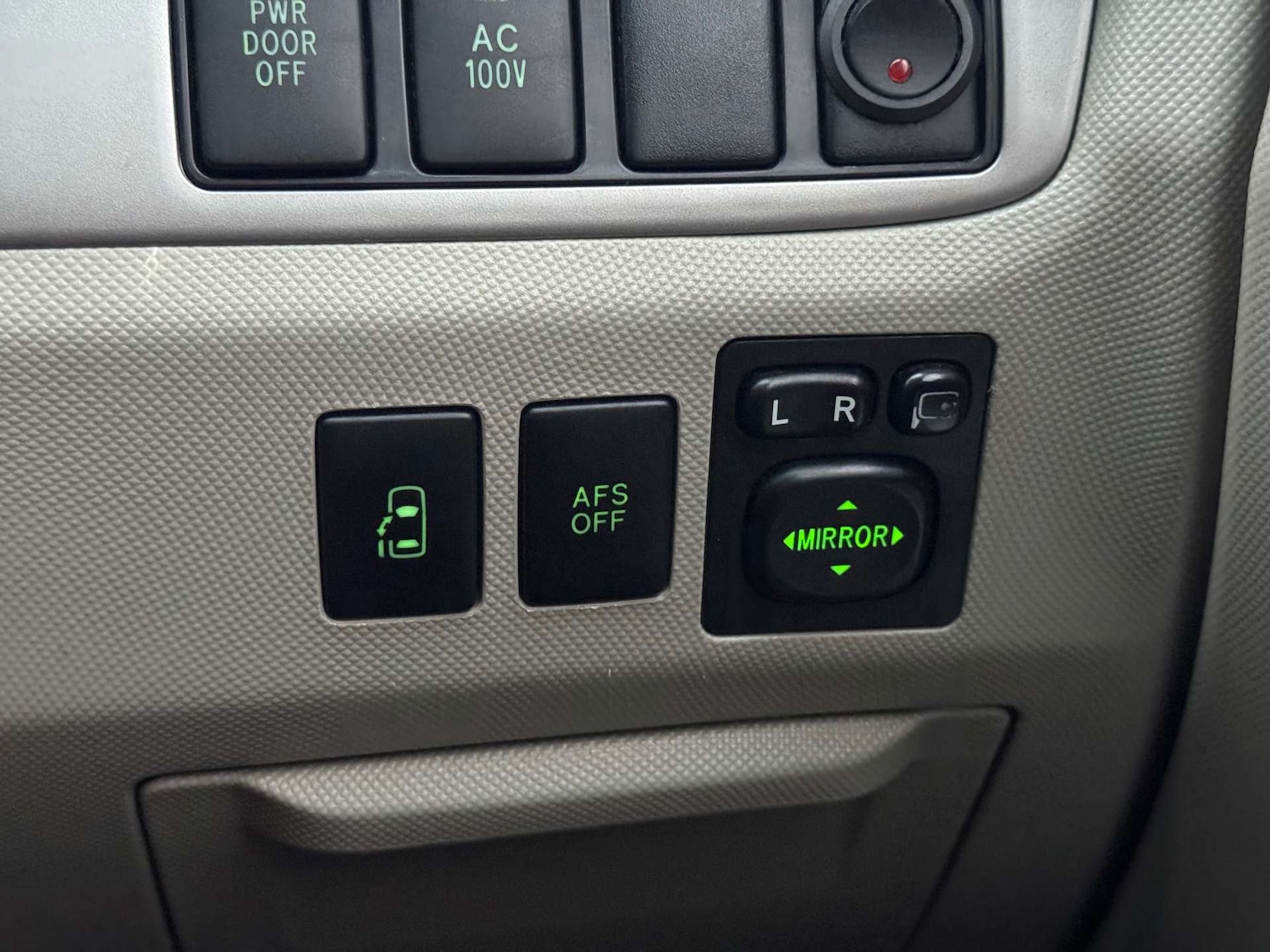 Used Toyota Estima 2018 for sale - 77261404: Photo 41