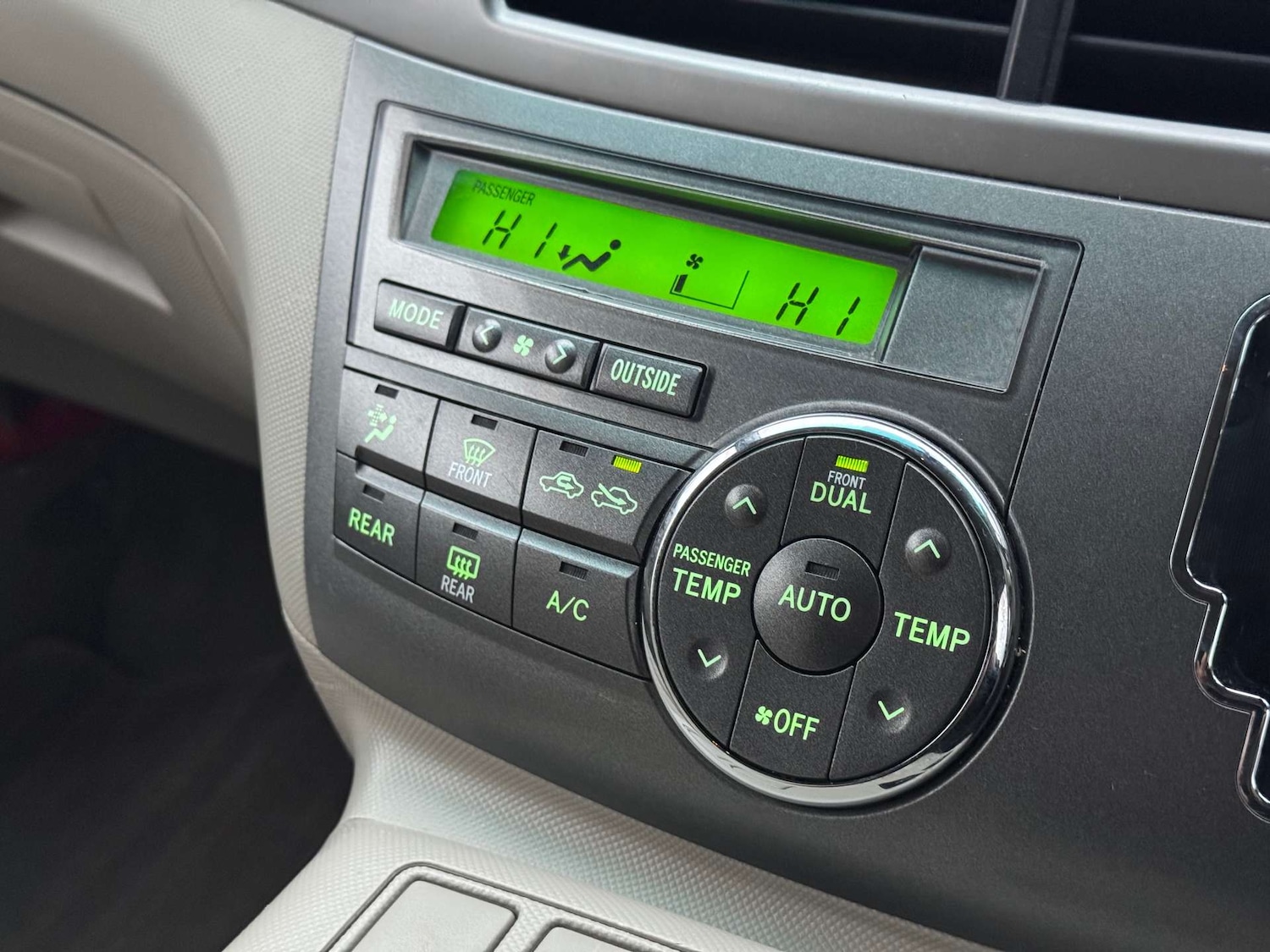 Used Toyota Estima 2018 for sale - 77261404: Photo 44