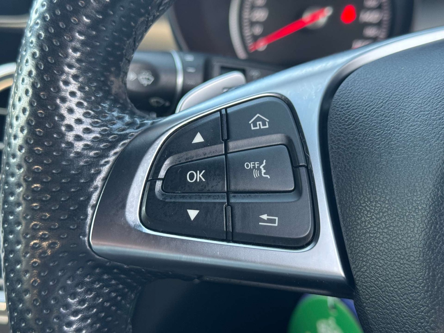 Used Mercedes-Benz GLC 2017 for sale - 77621870: Photo 28