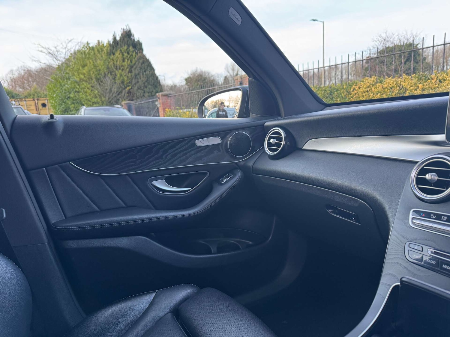 Used Mercedes-Benz GLC 2017 for sale - 77621870: Photo 30