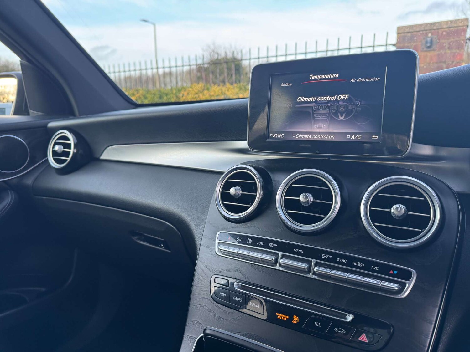 Used Mercedes-Benz GLC 2017 for sale - 77621870: Photo 32