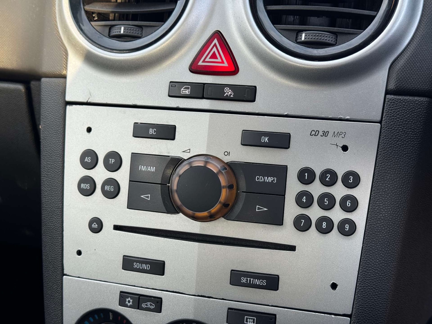 Used Vauxhall Corsa 2011 for sale - 77211767: Photo 18