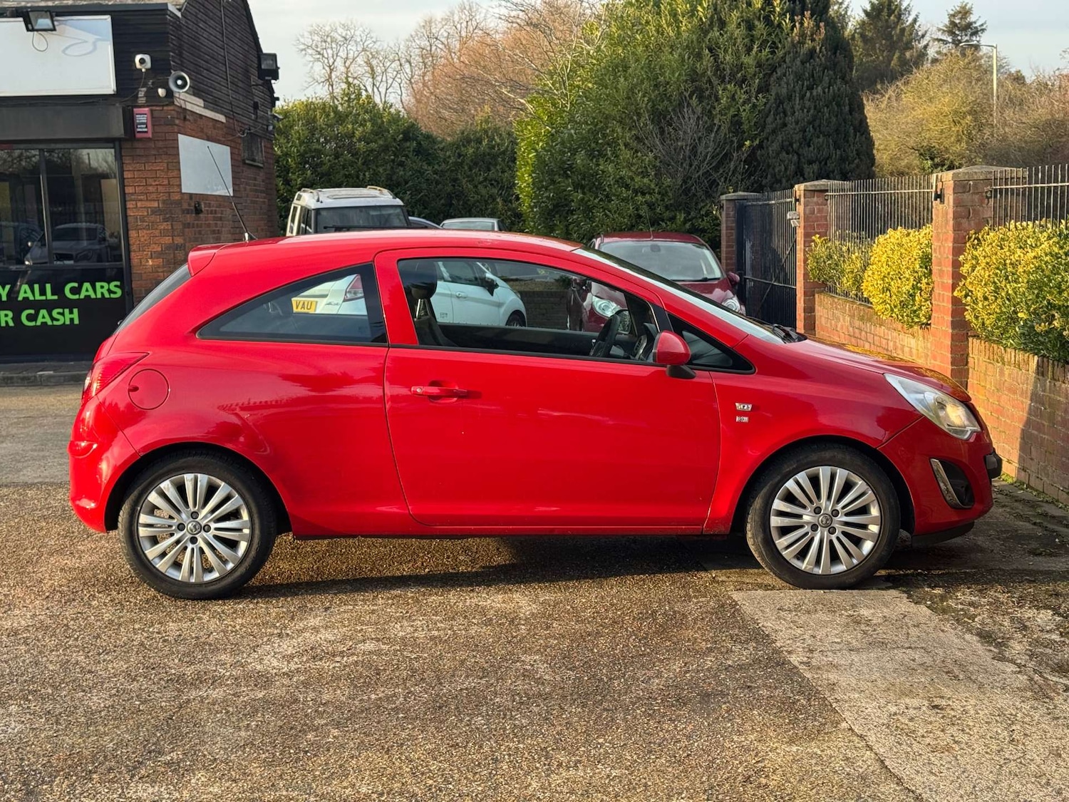 Used Vauxhall Corsa 2011 for sale - 77211767: Photo 3