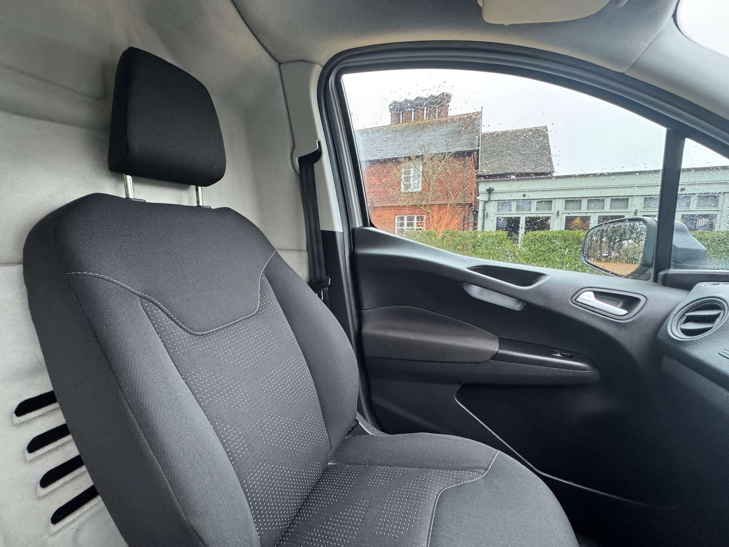 Used Ford Transit Courier 2019 for sale - 76601325: Photo 26