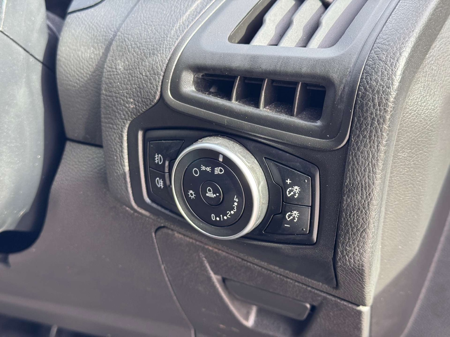 Used Ford Focus 2015 for sale - 77934059: Photo 19