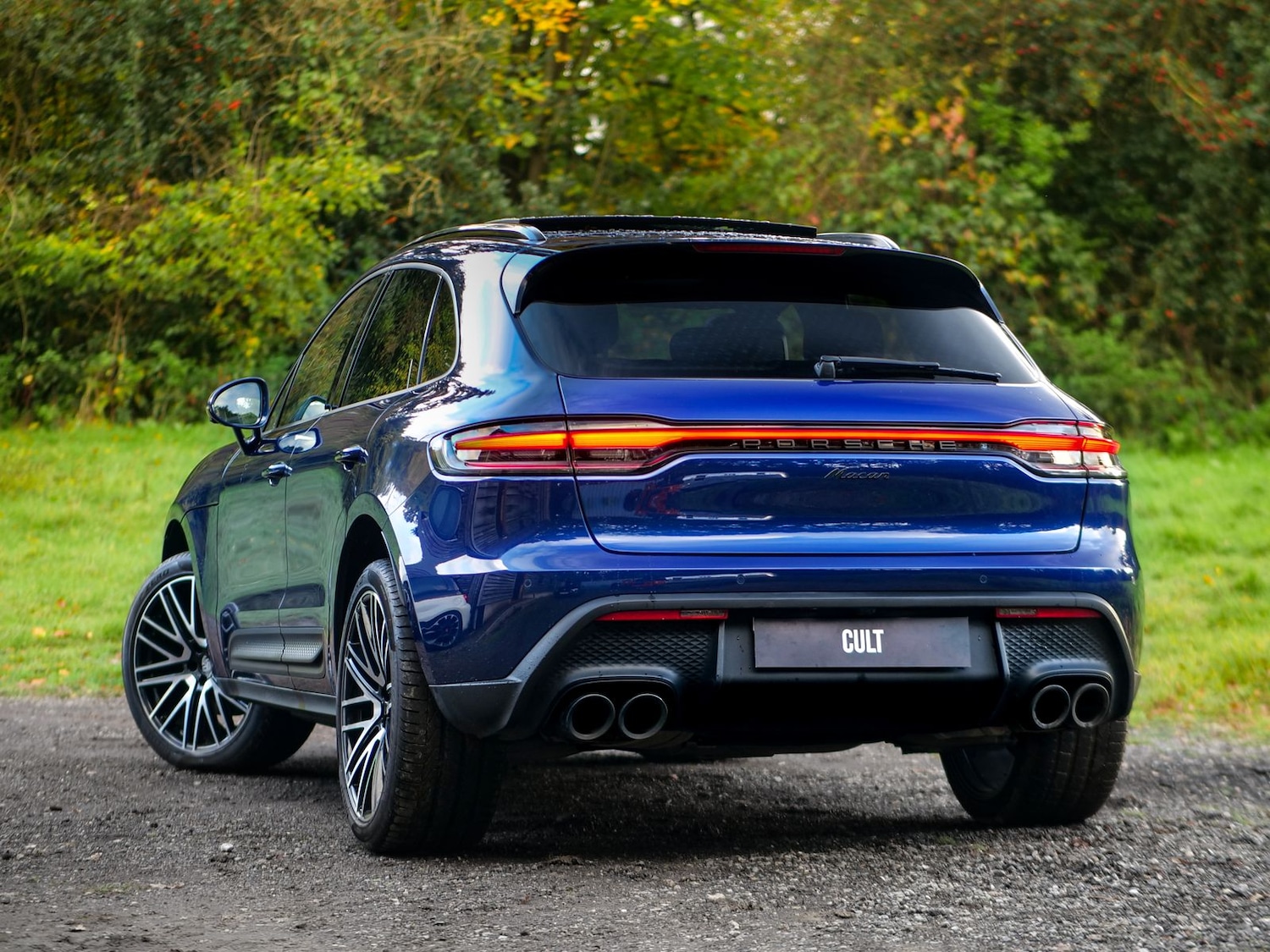 Used Porsche Macan 2022 for sale - 76772307: Photo 2