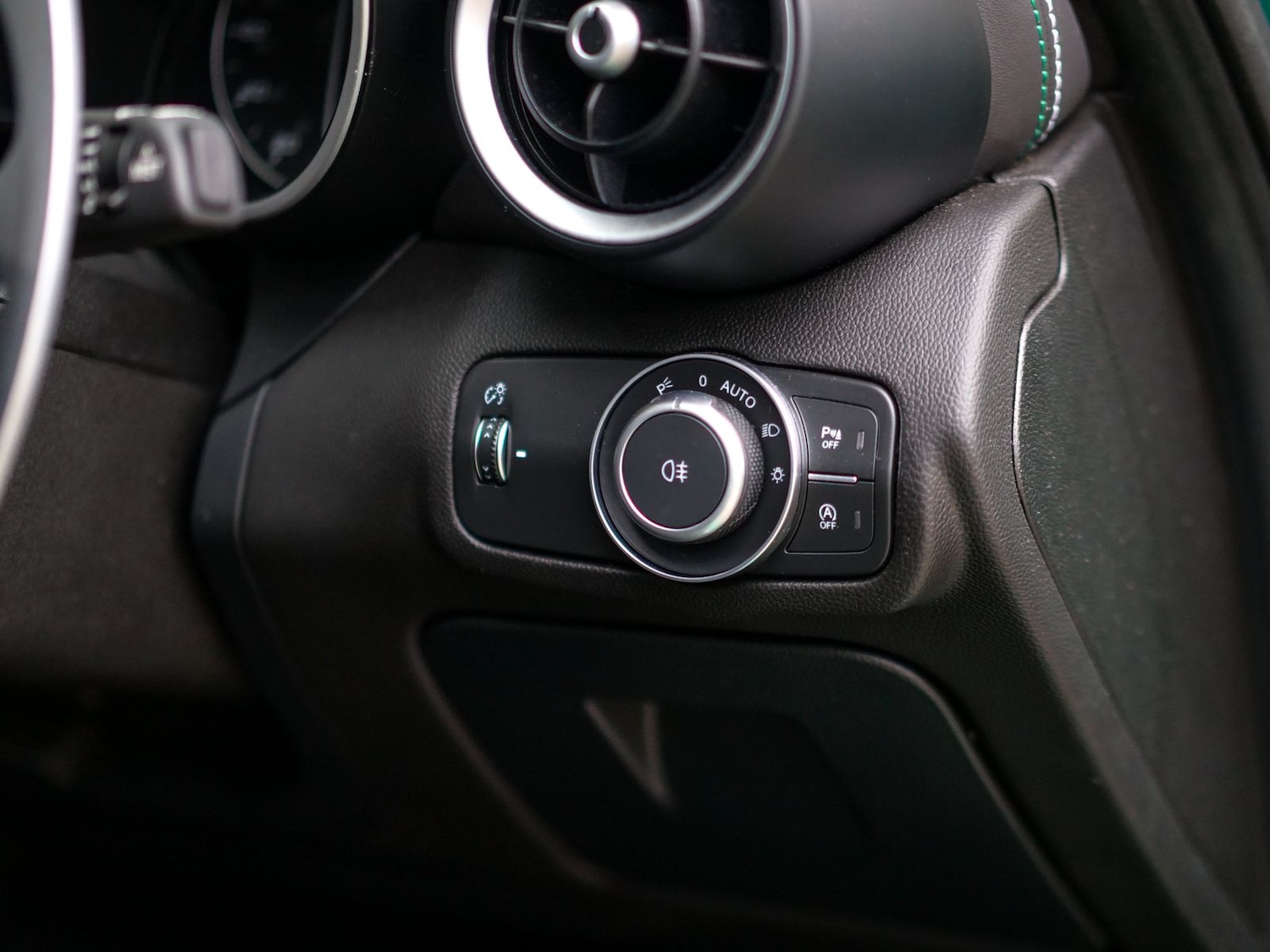 Used Alfa Romeo Giulia 2022 for sale - 76772300: Photo 63