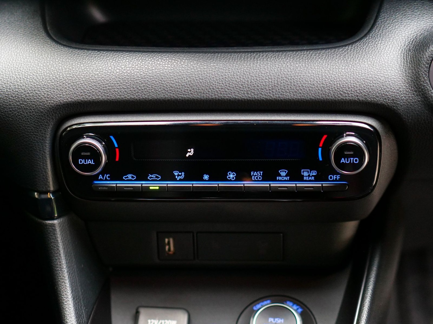 Used Toyota Yaris 2021 for sale - 76842233: Photo 25