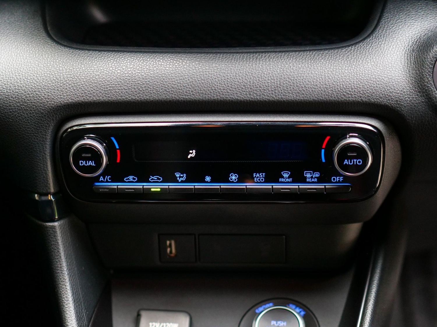 Used Toyota Yaris 2022 for sale - 77614616: Photo 53