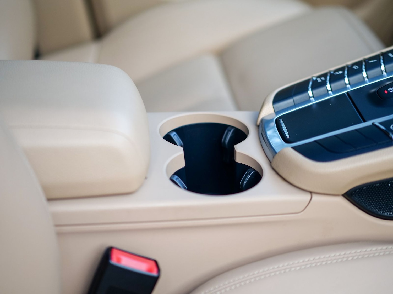 Used Porsche Macan 2021 for sale - 77321436: Photo 15