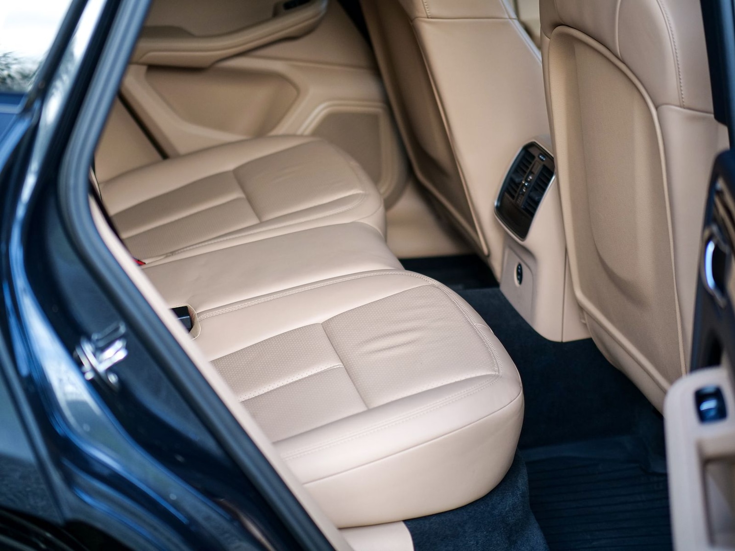 Used Porsche Macan 2021 for sale - 77321436: Photo 19