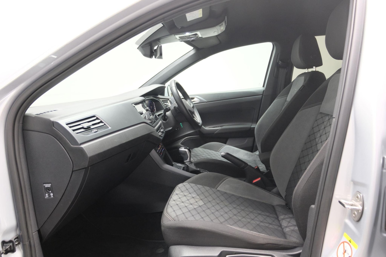 Used Volkswagen Polo 2024 for sale - 76122777: Photo 12
