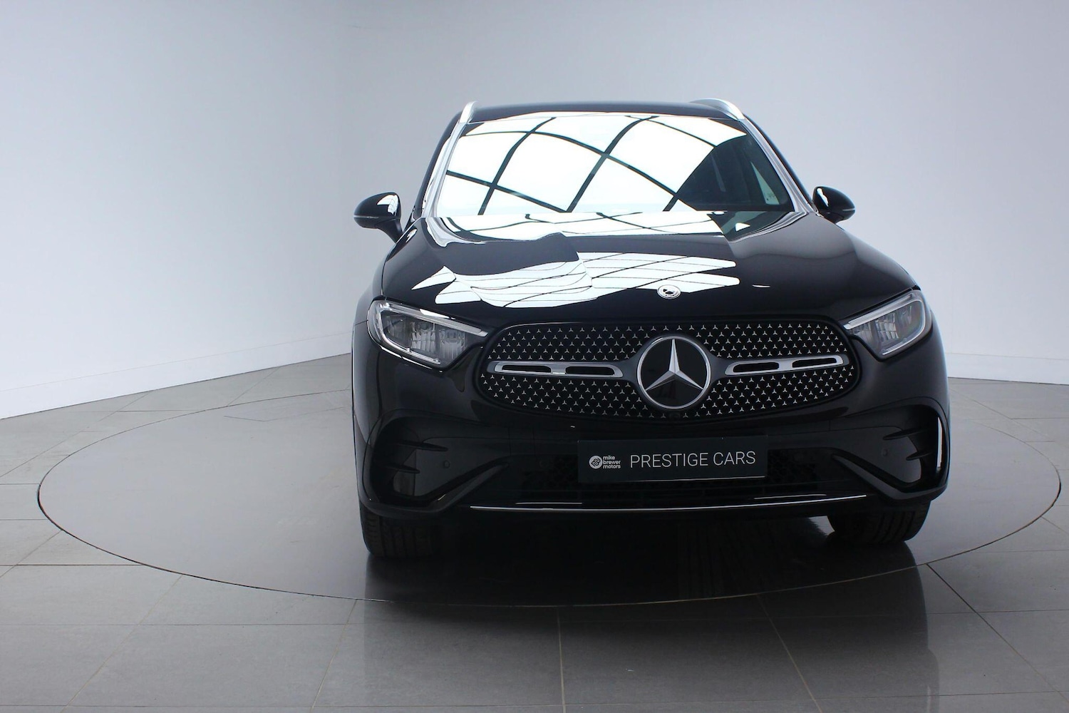 Used Mercedes-Benz GLC 2023 for sale - 76121371: Photo 2