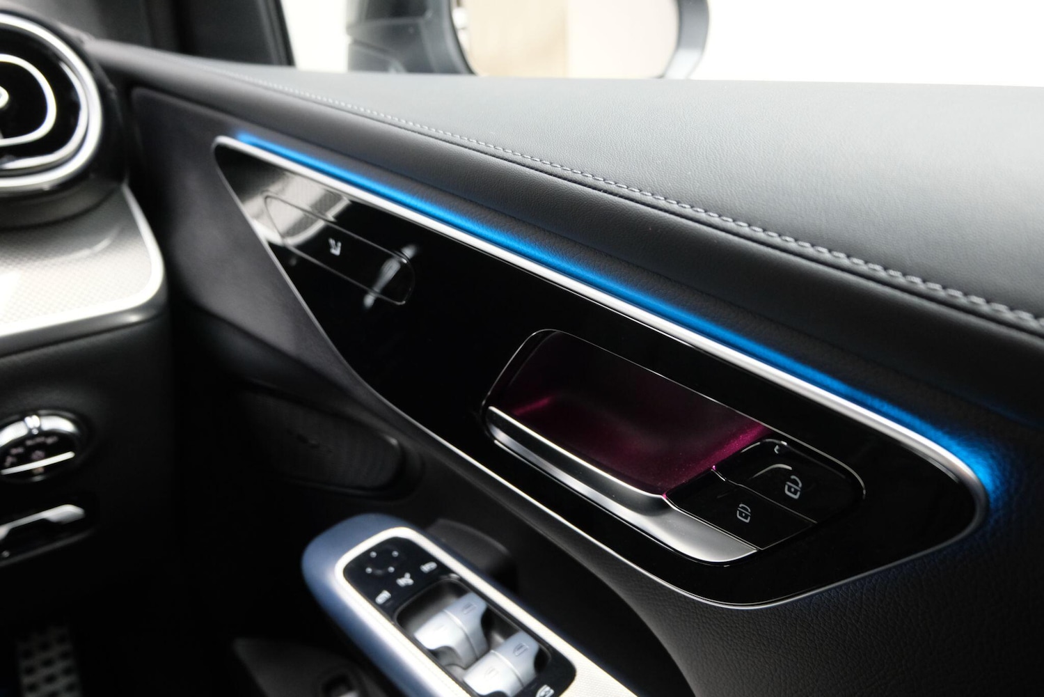 Used Mercedes-Benz GLC 2023 for sale - 76121371: Photo 26