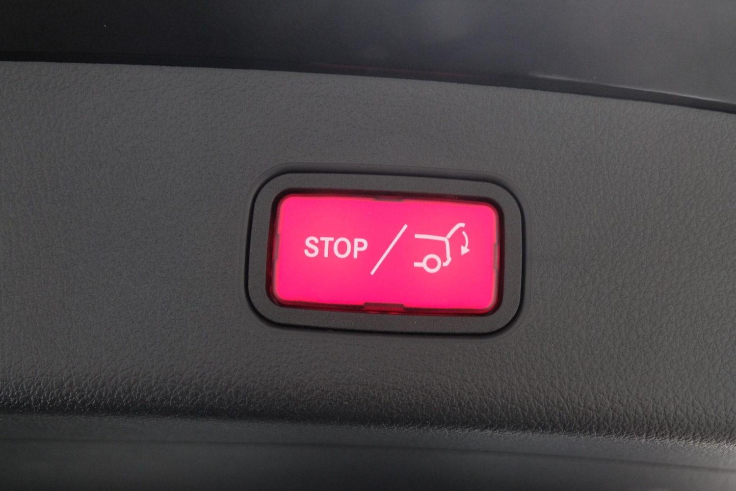 Used Mercedes-Benz GLC 2023 for sale - 76121371: Photo 36