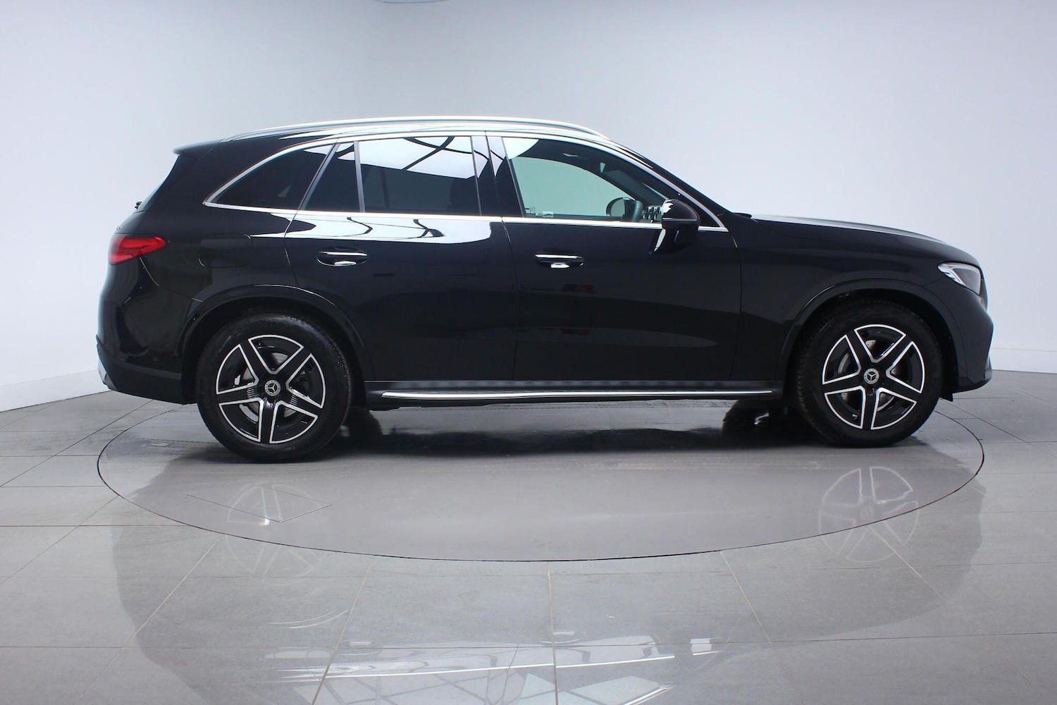 Used Mercedes-Benz GLC 2023 for sale - 76121371: Photo 4