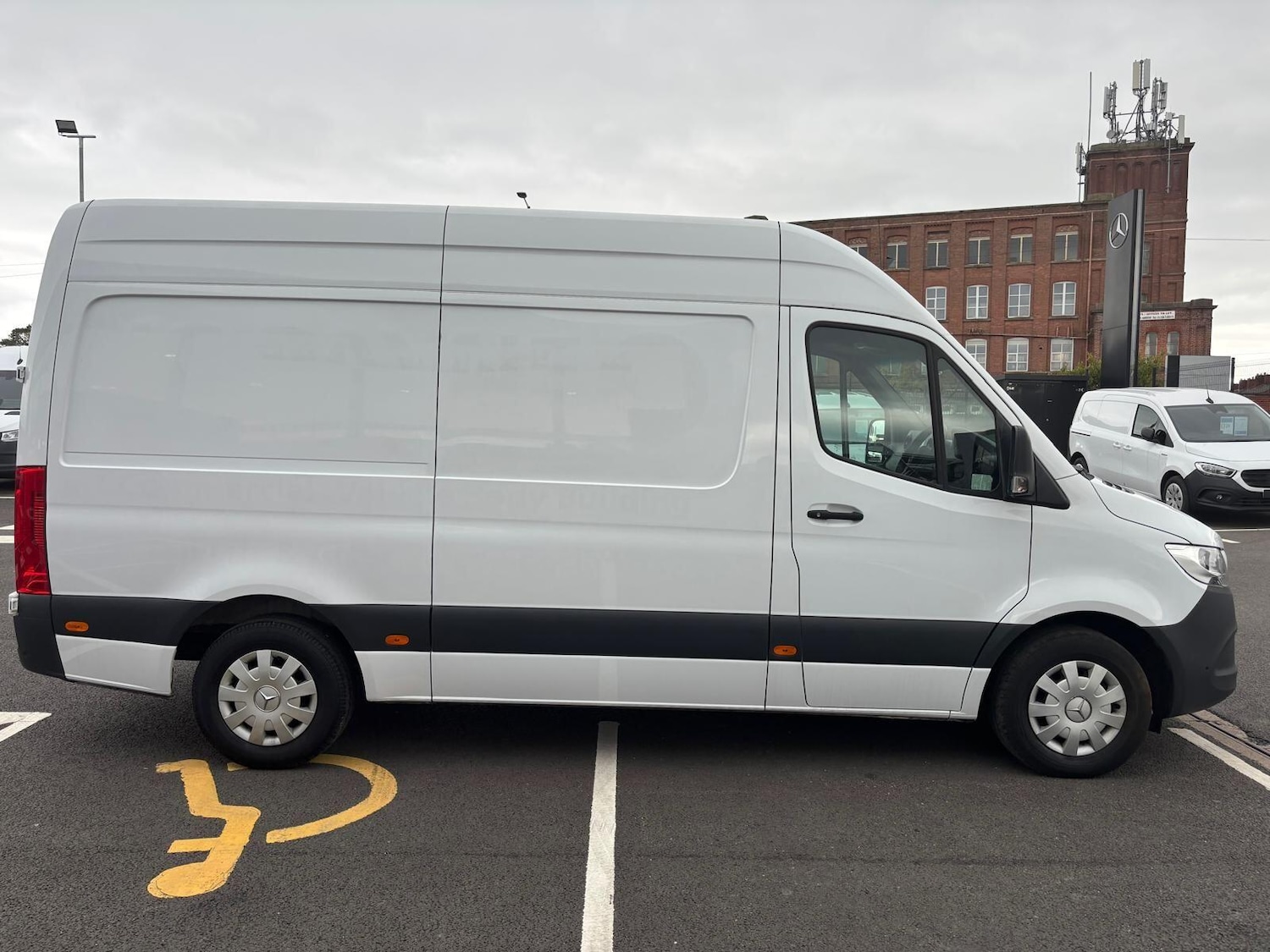 Used Mercedes-Benz Sprinter 2024 for sale - 76457693: Photo 11