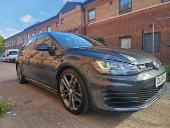 Used Volkswagen Golf 2016 for sale - 76063827: Photo