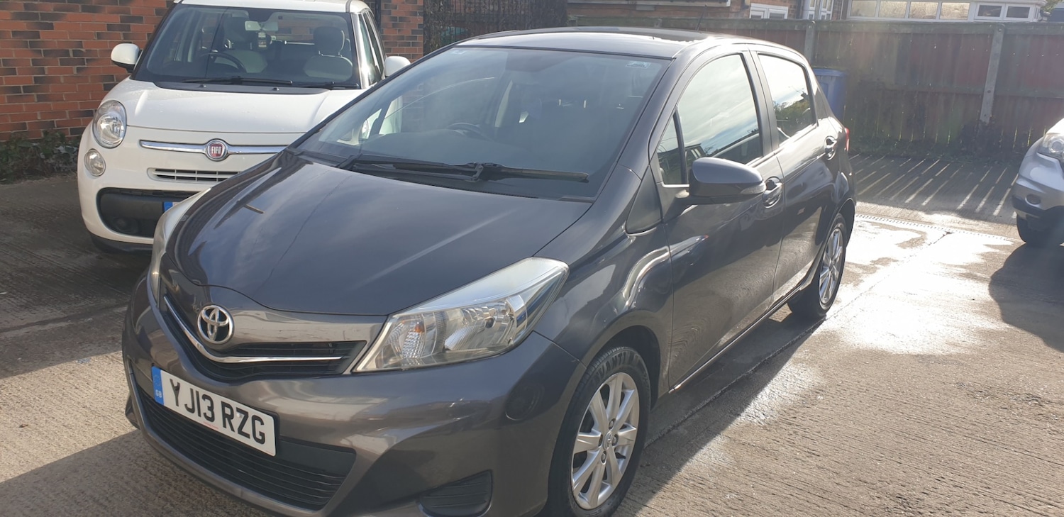 Used Toyota Yaris 2013 for sale - 76375435: Photo 1