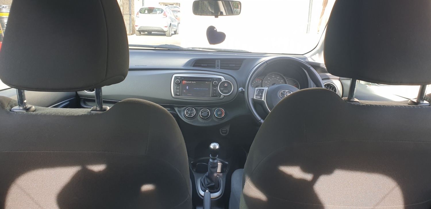 Used Toyota Yaris 2013 for sale - 76375435: Photo 10