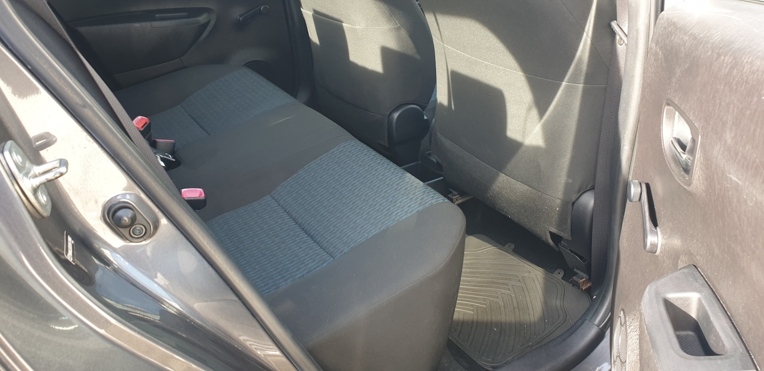 Used Toyota Yaris 2013 for sale - 76375435: Photo 11