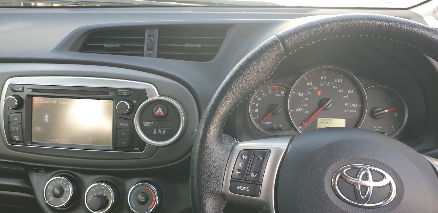 Used Toyota Yaris 2013 for sale - 76375435: Photo 12