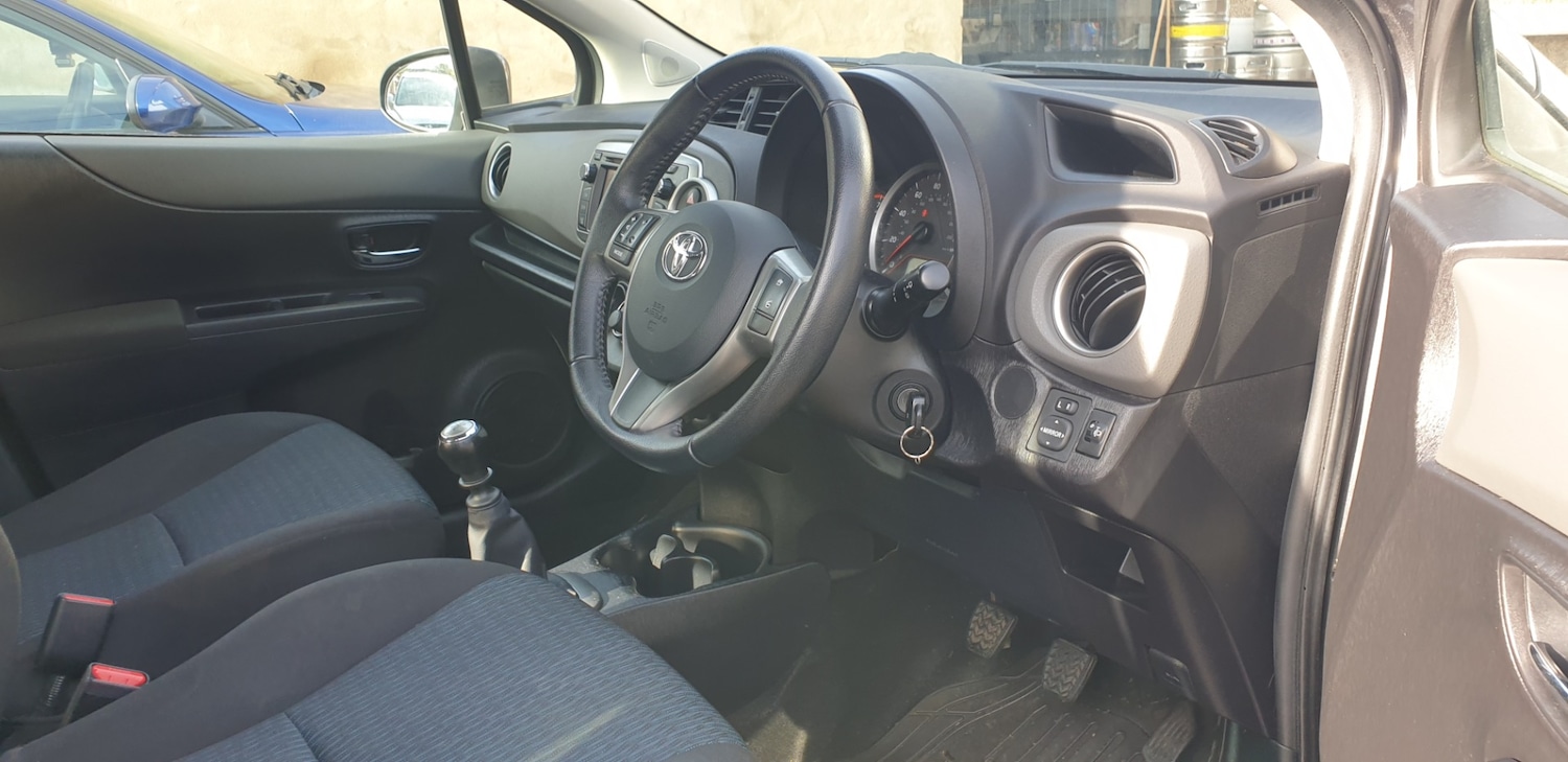 Used Toyota Yaris 2013 for sale - 76375435: Photo 14