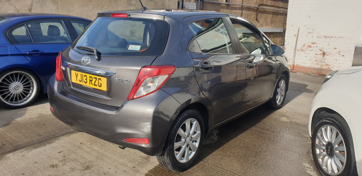 Used Toyota Yaris 2013 for sale - 76375435: Photo 15