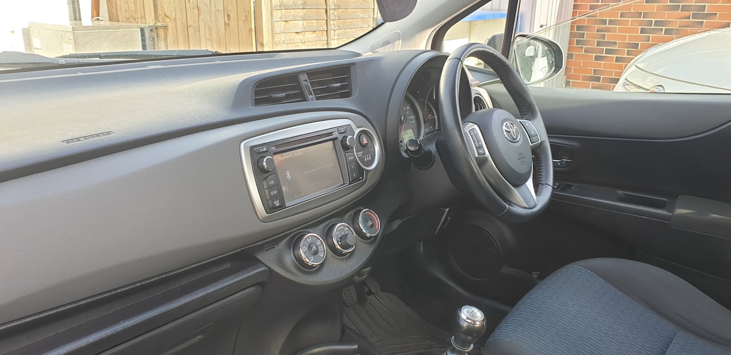 Used Toyota Yaris 2013 for sale - 76375435: Photo 7