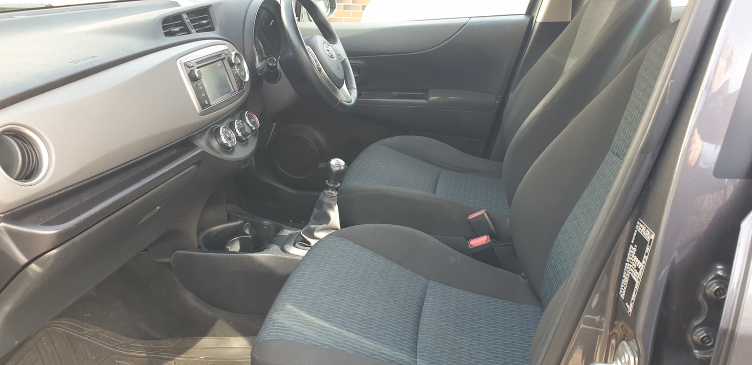 Used Toyota Yaris 2013 for sale - 76375435: Photo 8