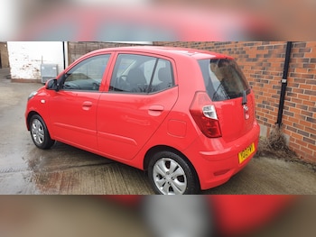 Used Hyundai i10 2013 for sale - 76969440: Photo