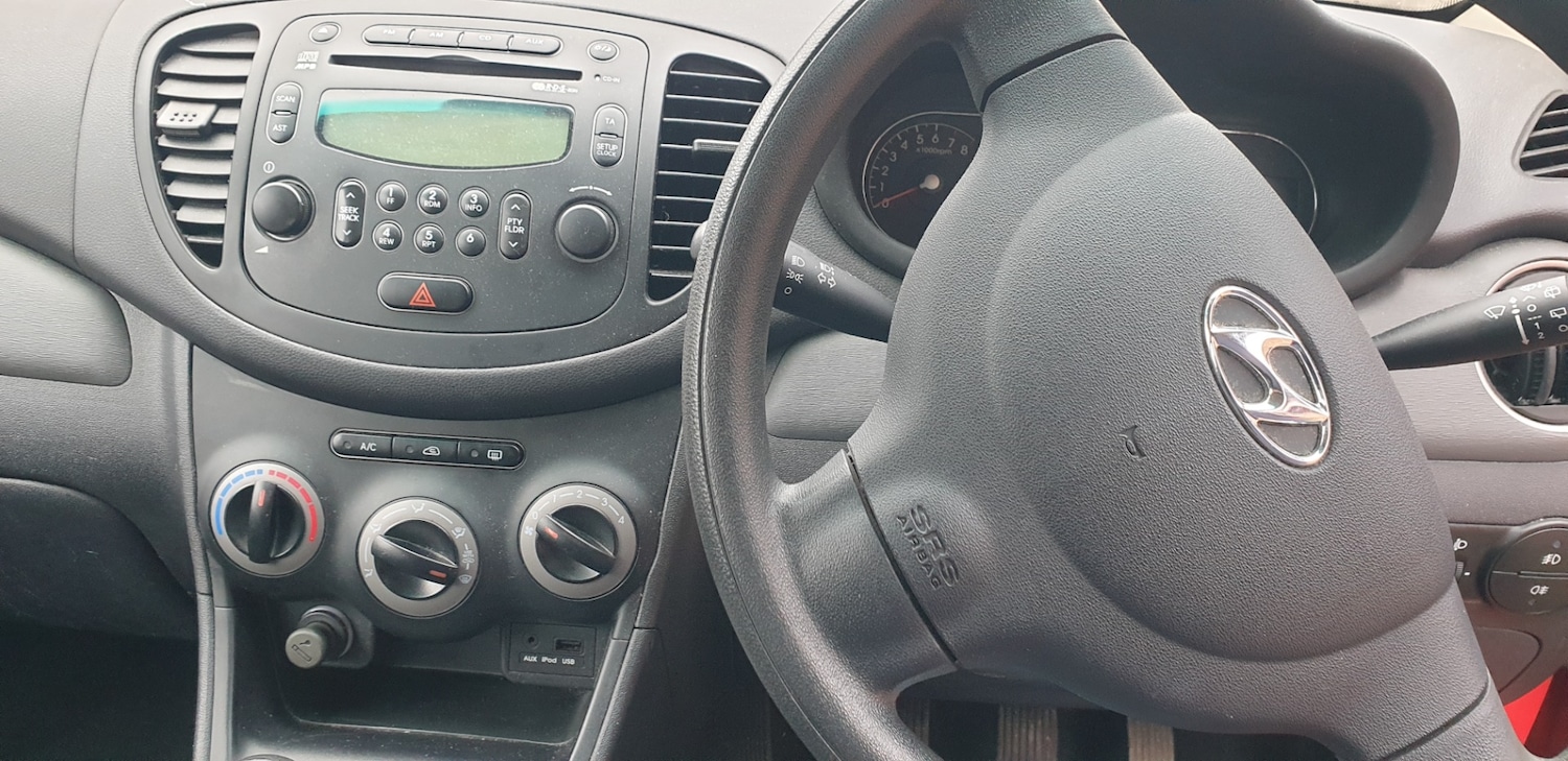 Used Hyundai i10 2013 for sale - 76969440: Photo 8