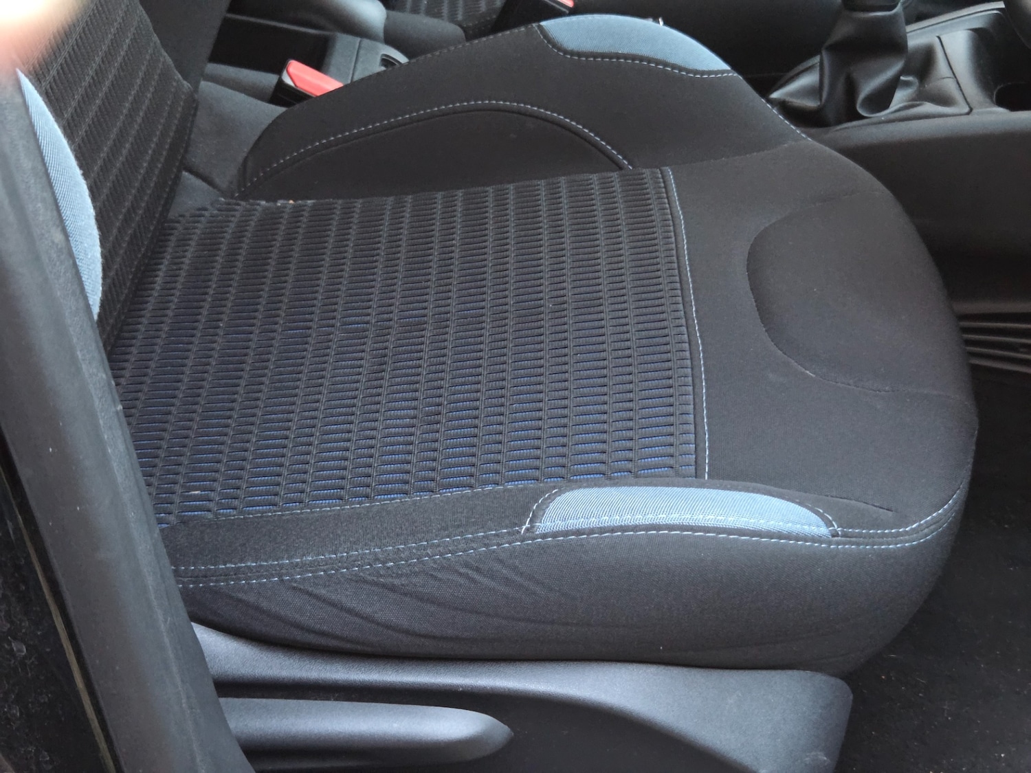 Used Peugeot 208 2015 for sale - 77921076: Photo 6