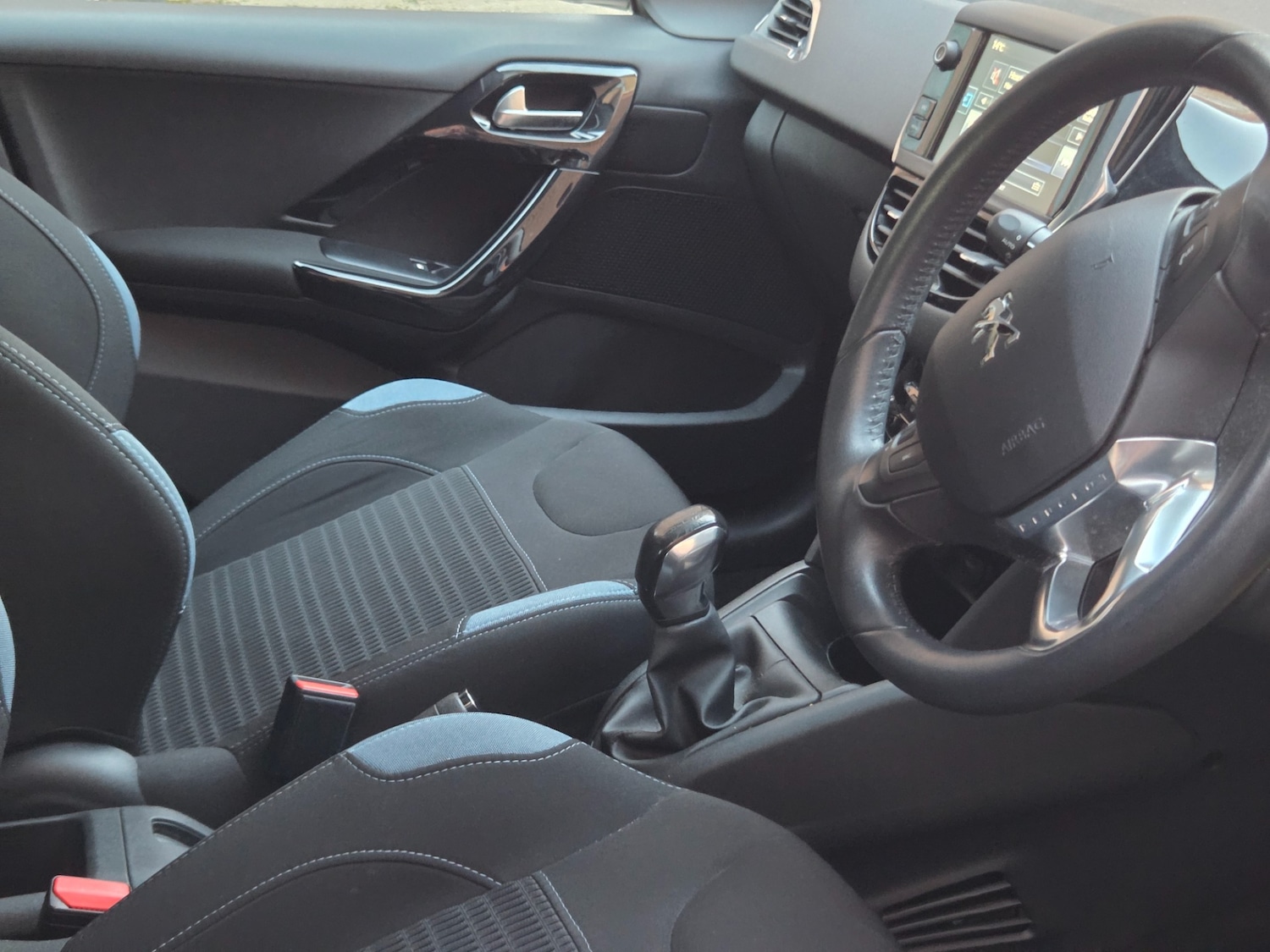 Used Peugeot 208 2015 for sale - 77921076: Photo 8