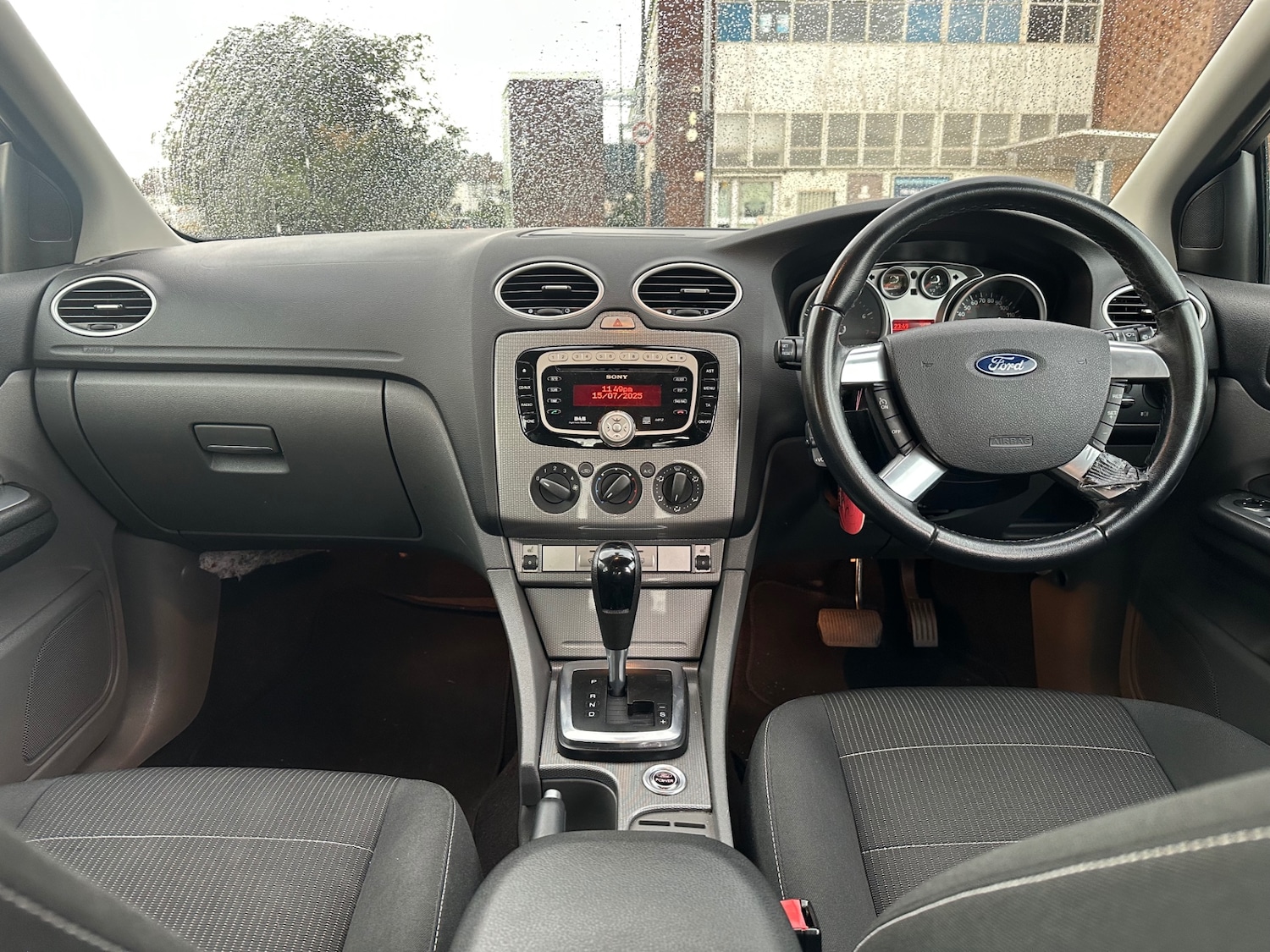 Used Ford Focus 2010 for sale - 76100585: Photo 15