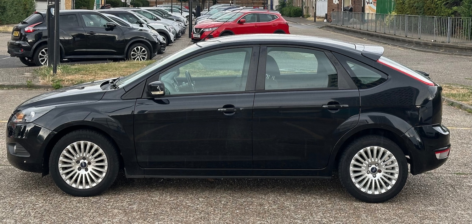 Used Ford Focus 2010 for sale - 76100585: Photo 4