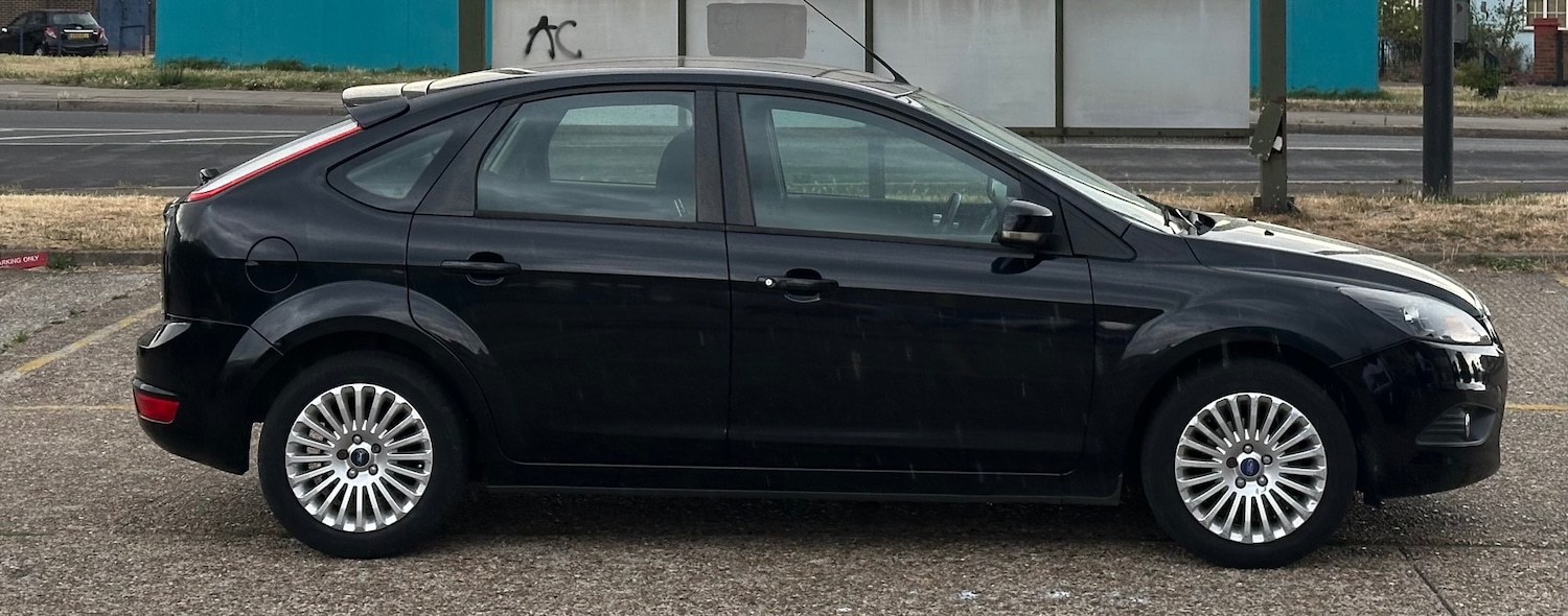 Used Ford Focus 2010 for sale - 76100585: Photo 8