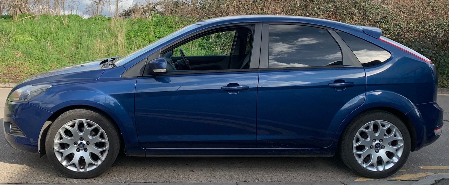 Used Ford Focus 2010 for sale - 77687764: Photo 3