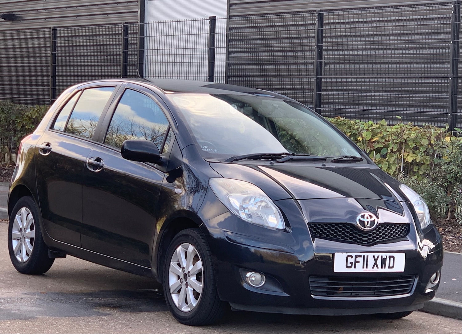 Used Toyota Yaris 2011 for sale - 76576698: Photo 1