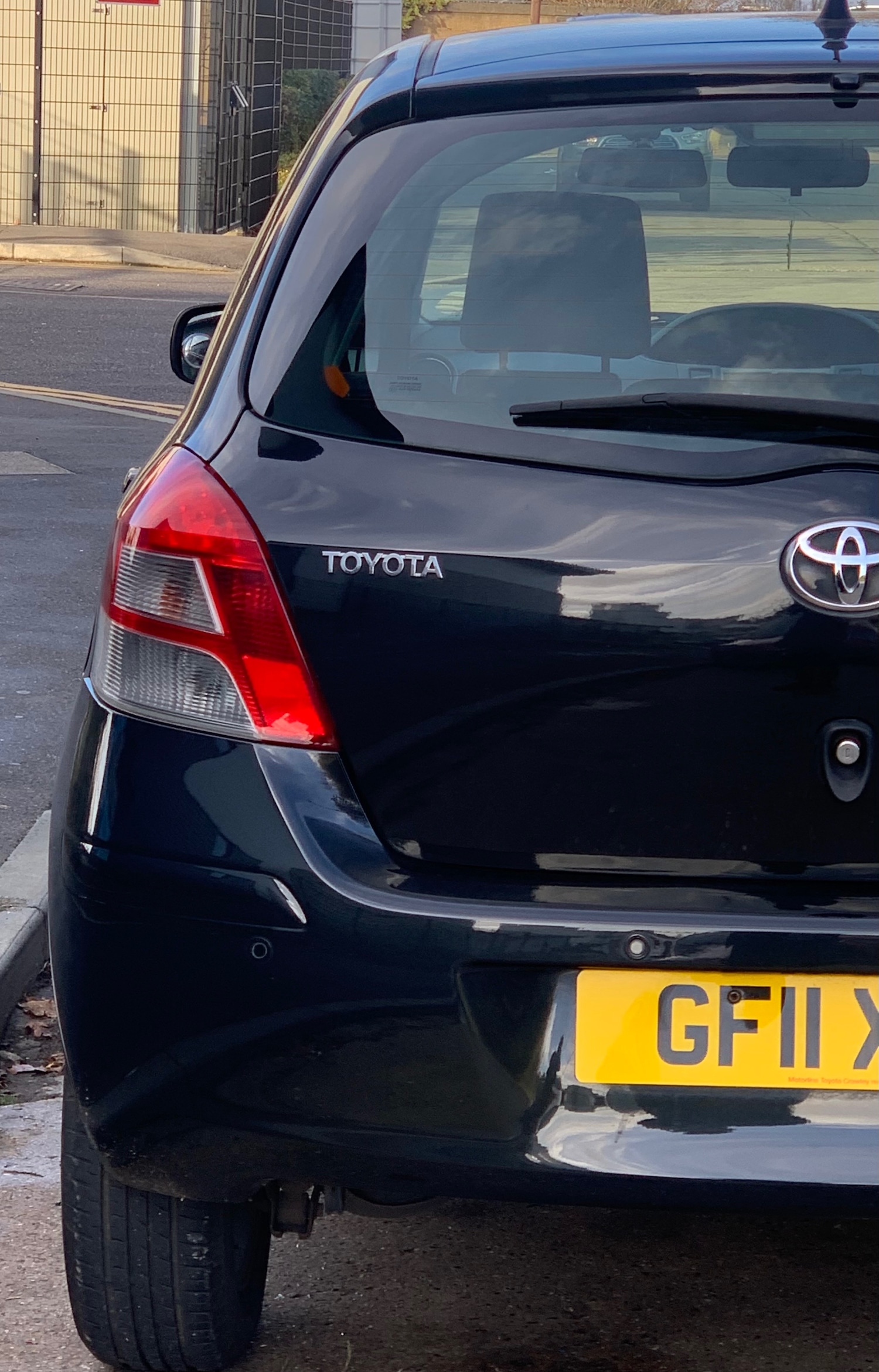 Used Toyota Yaris 2011 for sale - 76576698: Photo 11