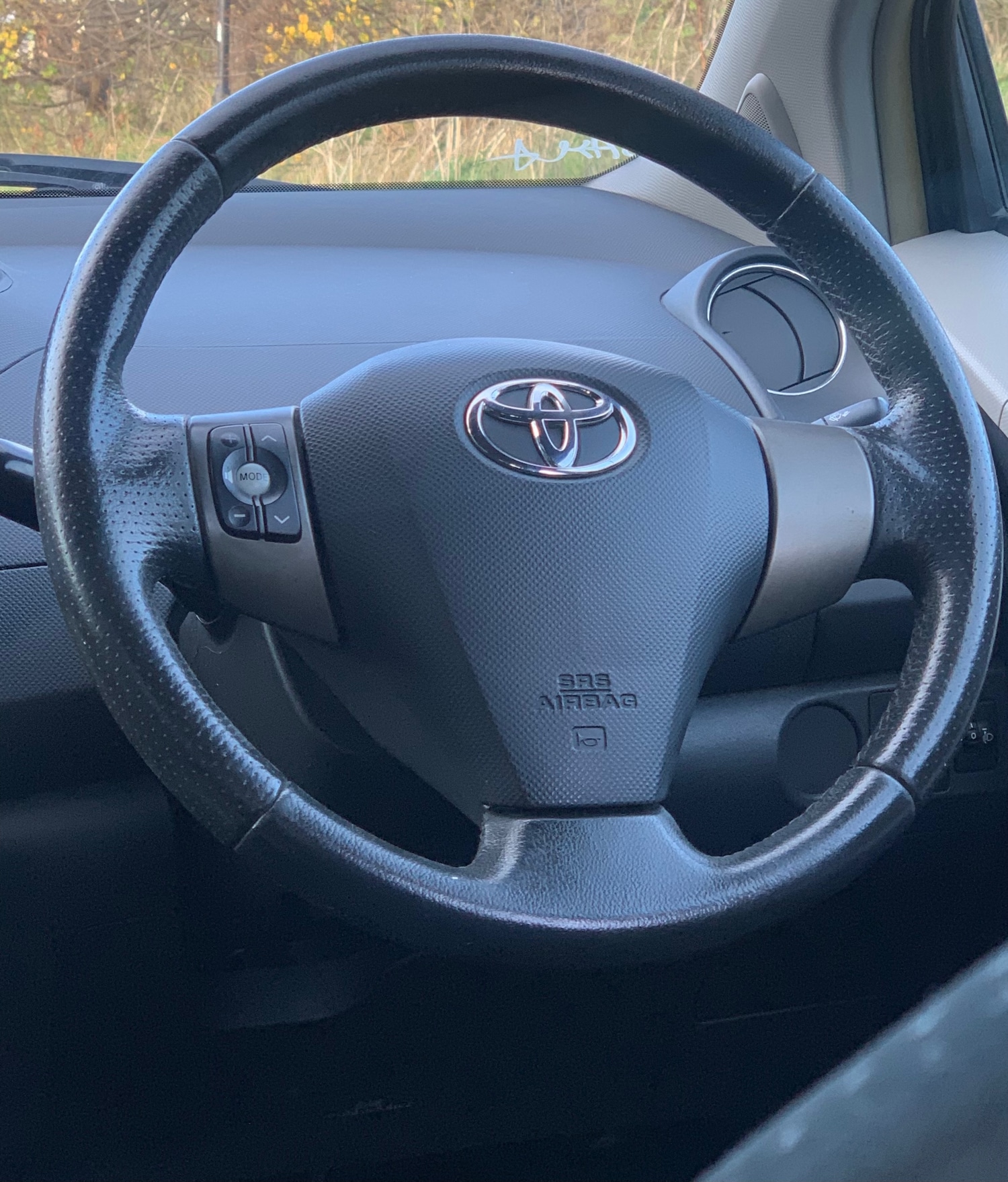 Used Toyota Yaris 2011 for sale - 76576698: Photo 14