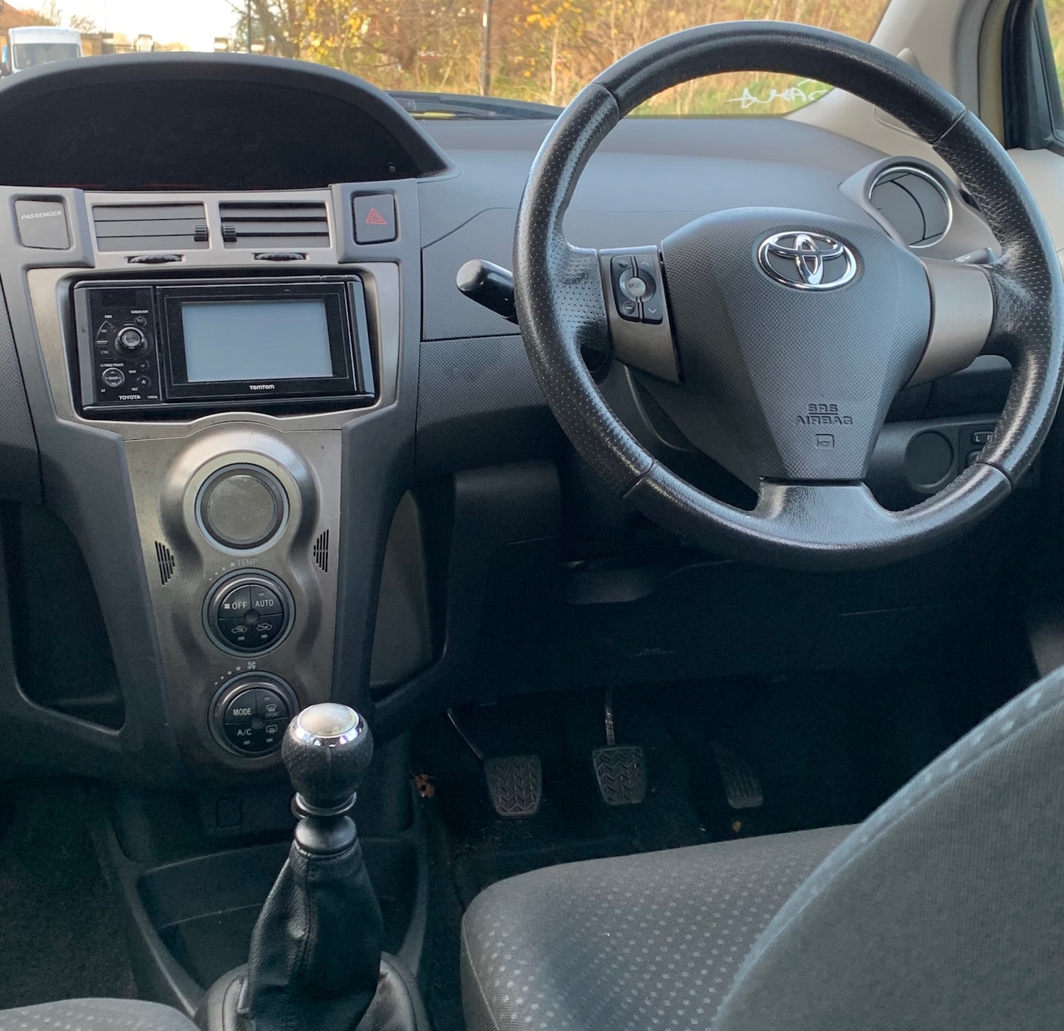 Used Toyota Yaris 2011 for sale - 76576698: Photo 16