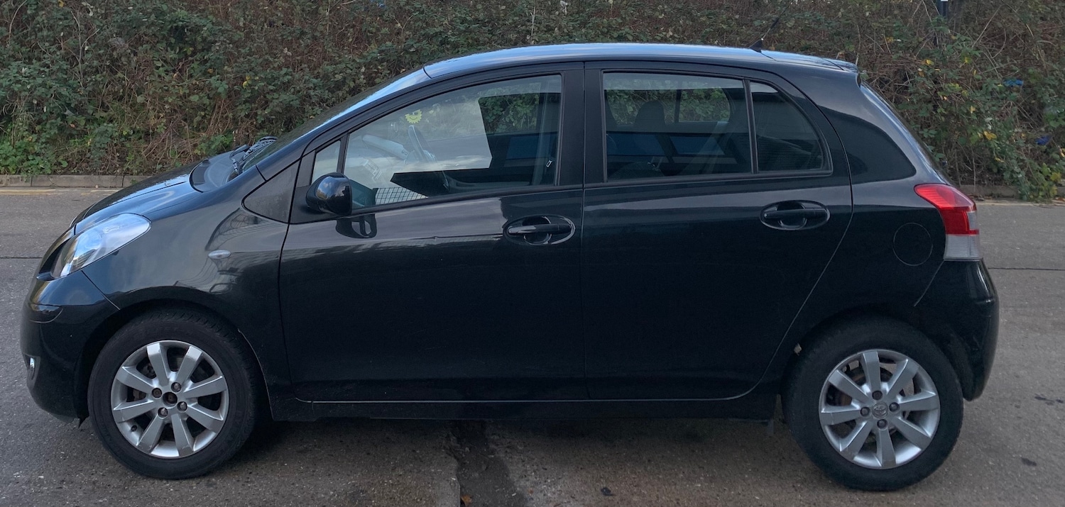 Used Toyota Yaris 2011 for sale - 76576698: Photo 6