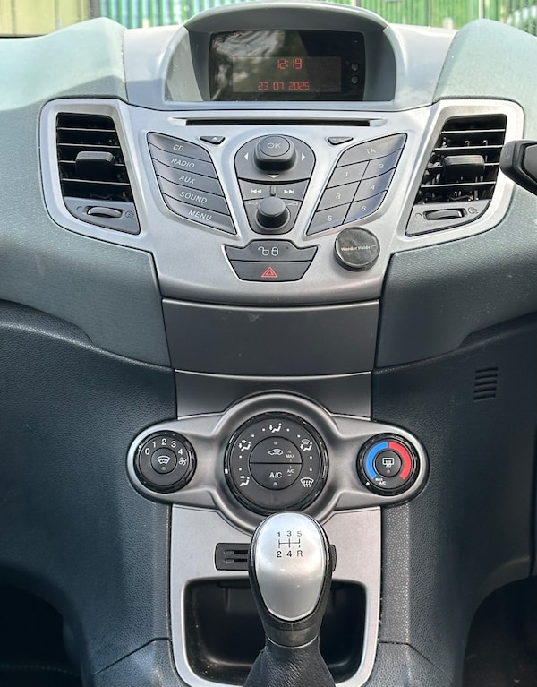 Used Ford Fiesta 2012 for sale - 76100593: Photo 11