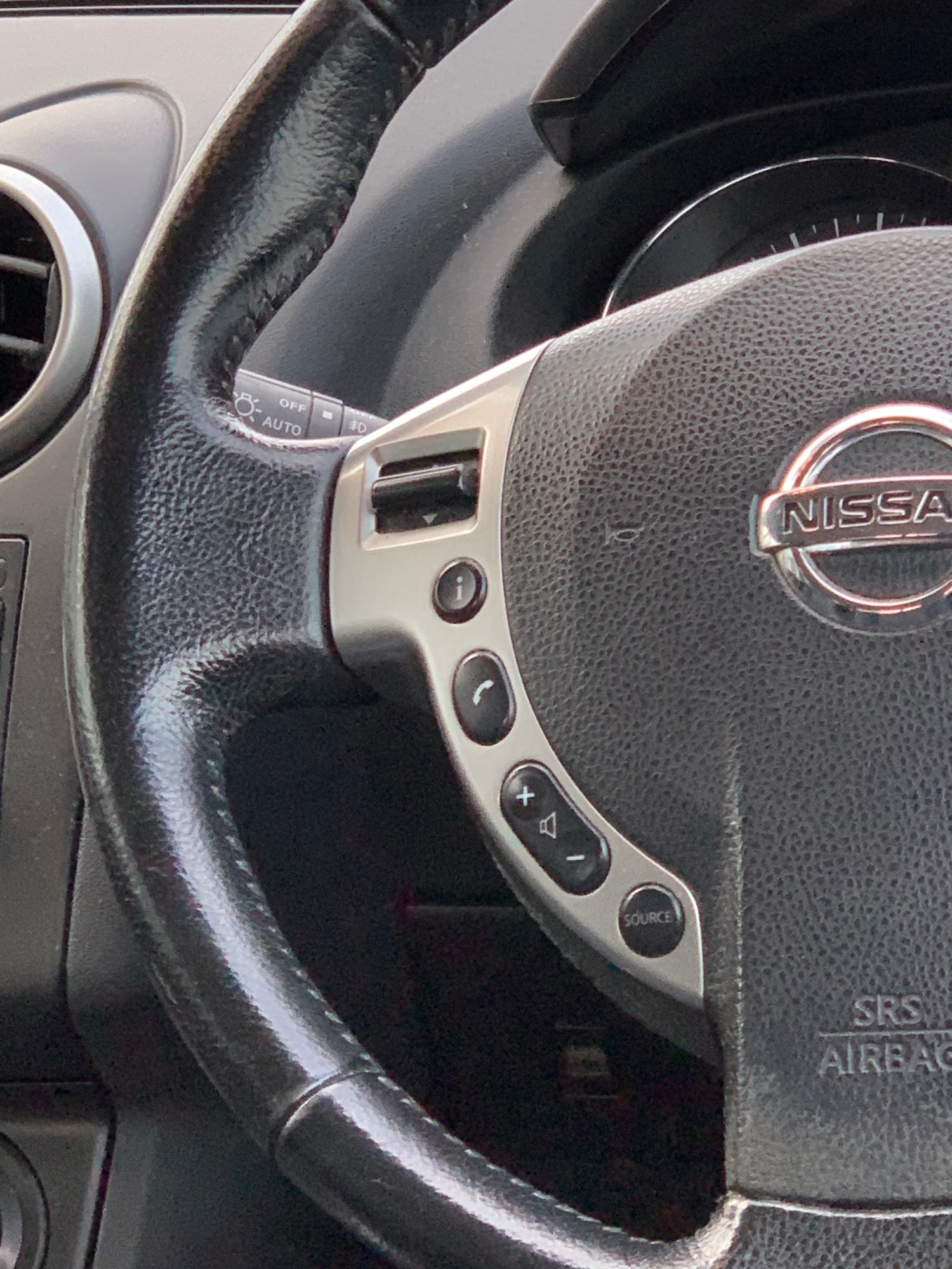 Used Nissan Qashqai 2012 for sale - 76664673: Photo 17