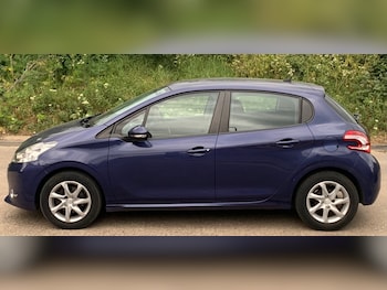 Used Peugeot 208 2015 for sale - 78604939: Photo