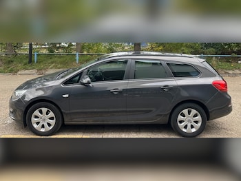 Used Vauxhall Astra 2015 for sale - 76045618: Photo