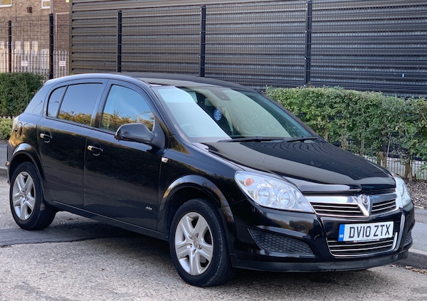 Used Vauxhall Astra 2010 for sale - 76287459: Photo 1